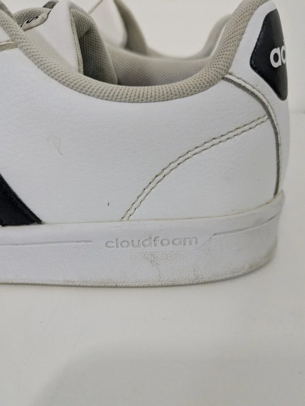 Adidas Cloudfoam Advantage Sneakers - Size 10 Mens - White / Black
